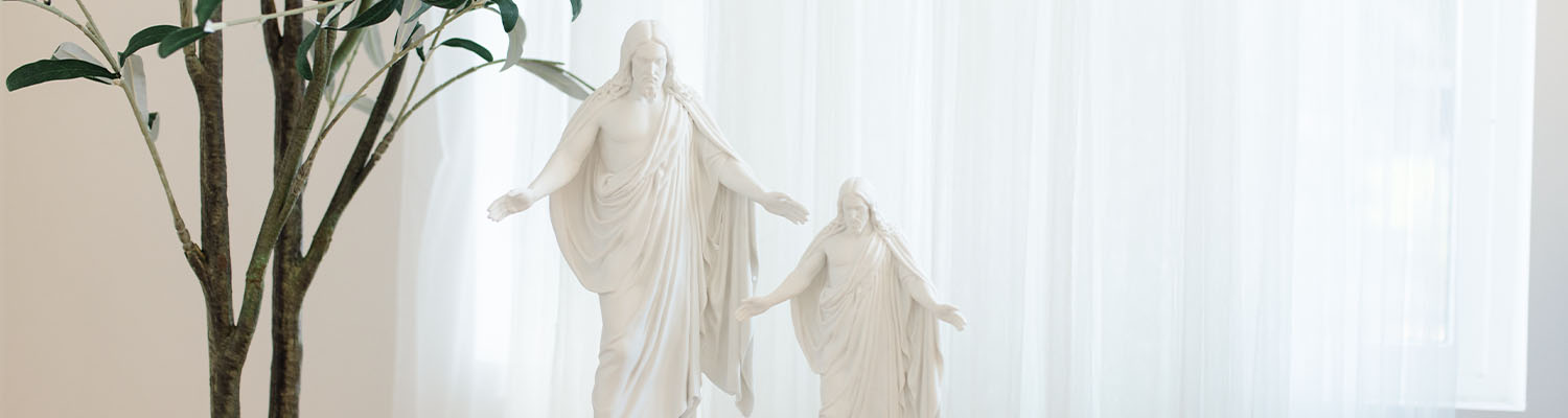 Christus Statues