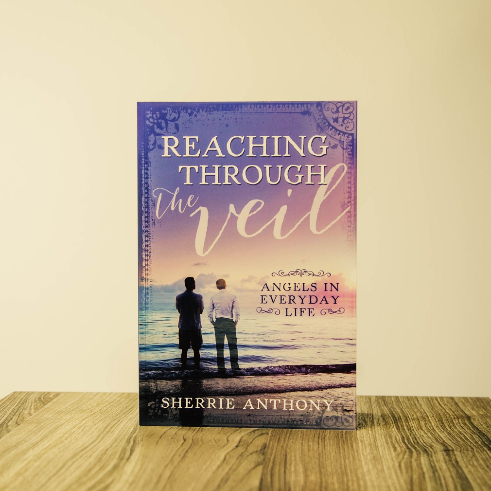 Reaching through the Veil: Angels in Everyday Life - CF-9781462118717