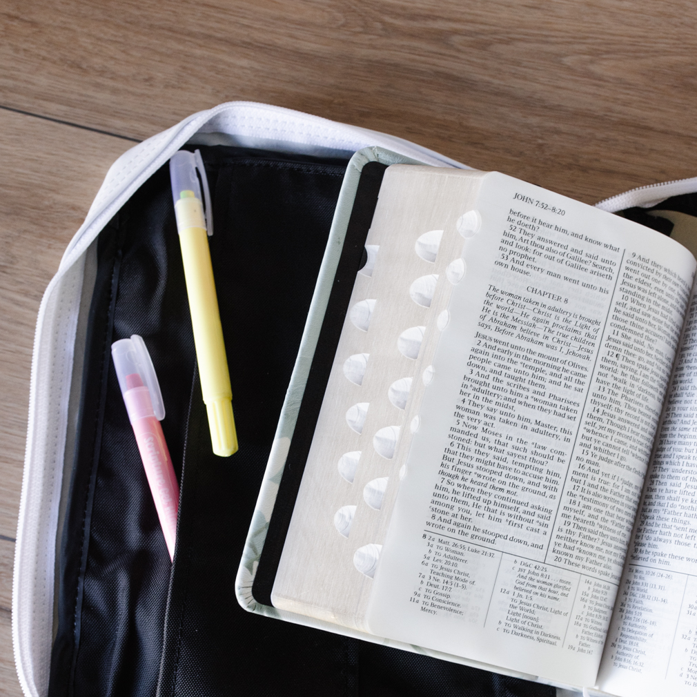 Large Scripture Case - White Simulated Leather - PCM-STL25WH